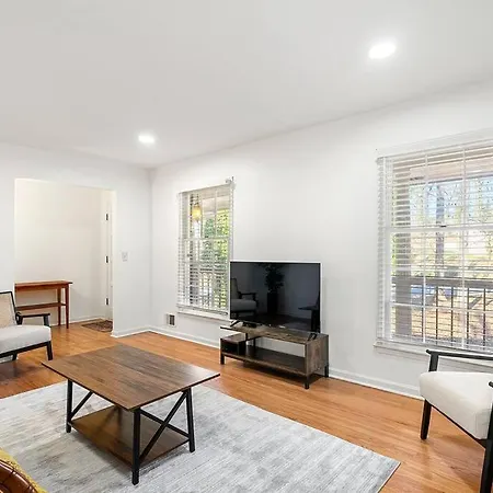 4-Bed 2-Bath Pet Friendly Home In Stonecrest